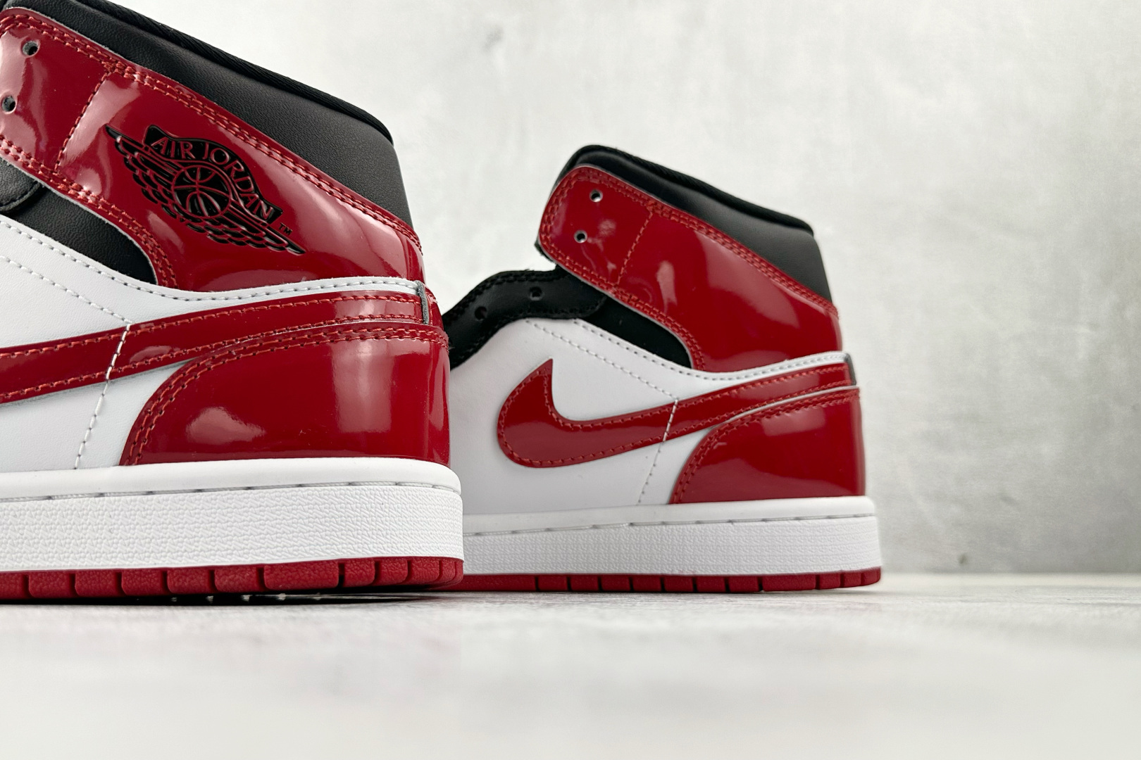 260 Jordan Air Jordan 1 黑红白 HV4091-006