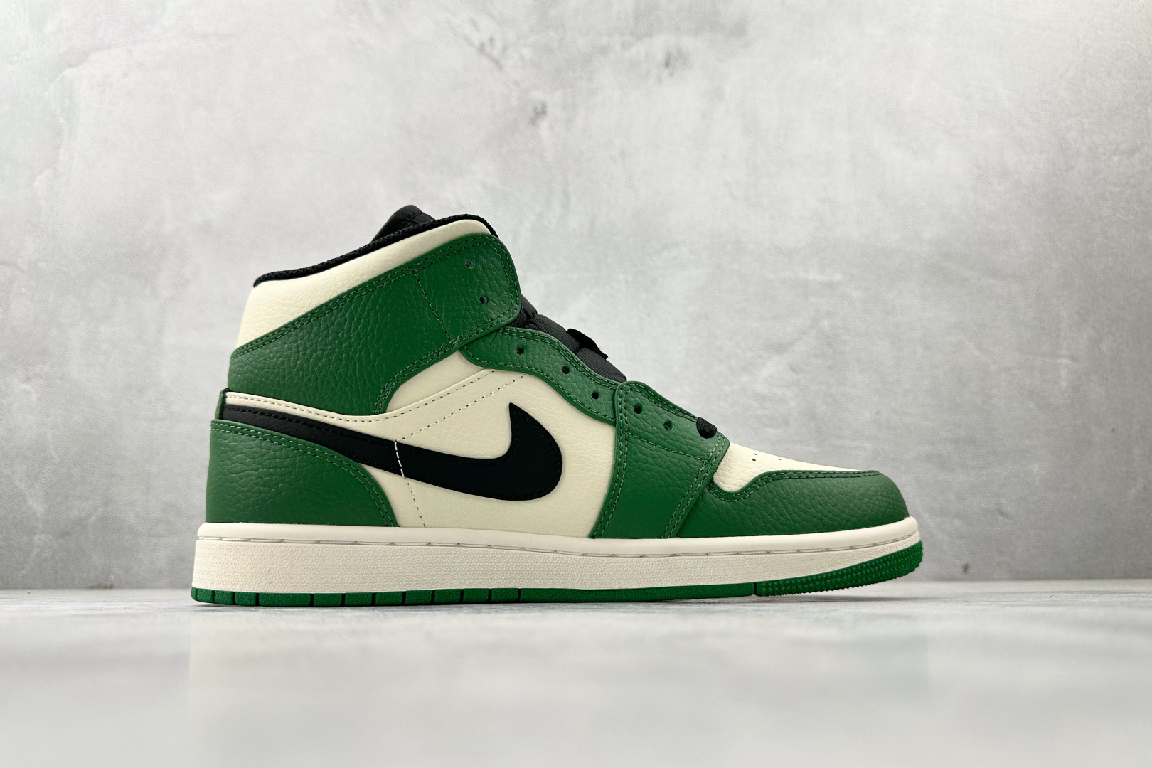 260 Jordan Air Jordan 1 白绿 852542-301