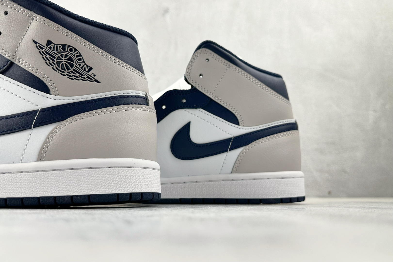 260 Jordan Air Jordan 1 白蓝 DQ8423-146