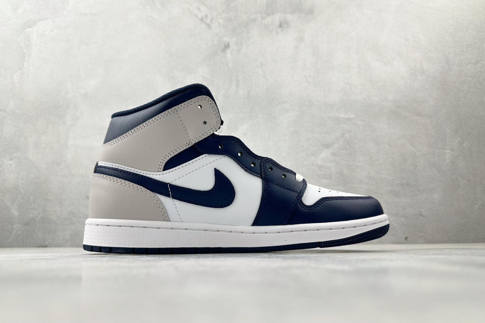 260 Jordan Air Jordan 1 白蓝 DQ8423-146