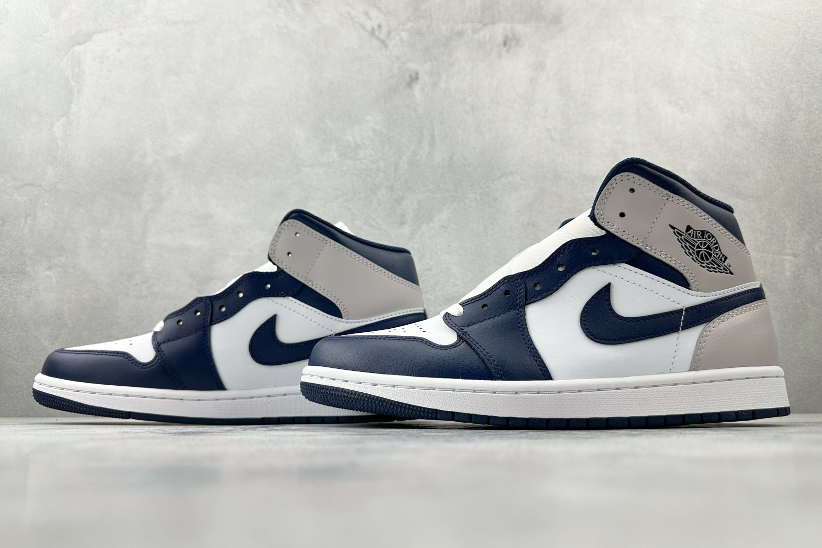 260 Jordan Air Jordan 1 白蓝 DQ8423-146