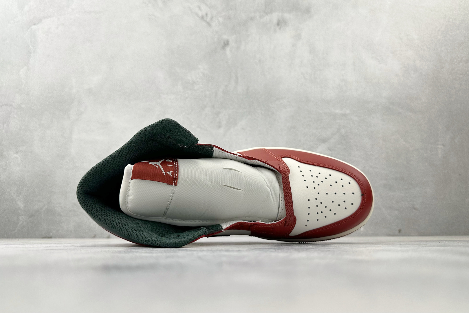 260 Jordan Air Jordan 1 红白绿 DQ8426-105
