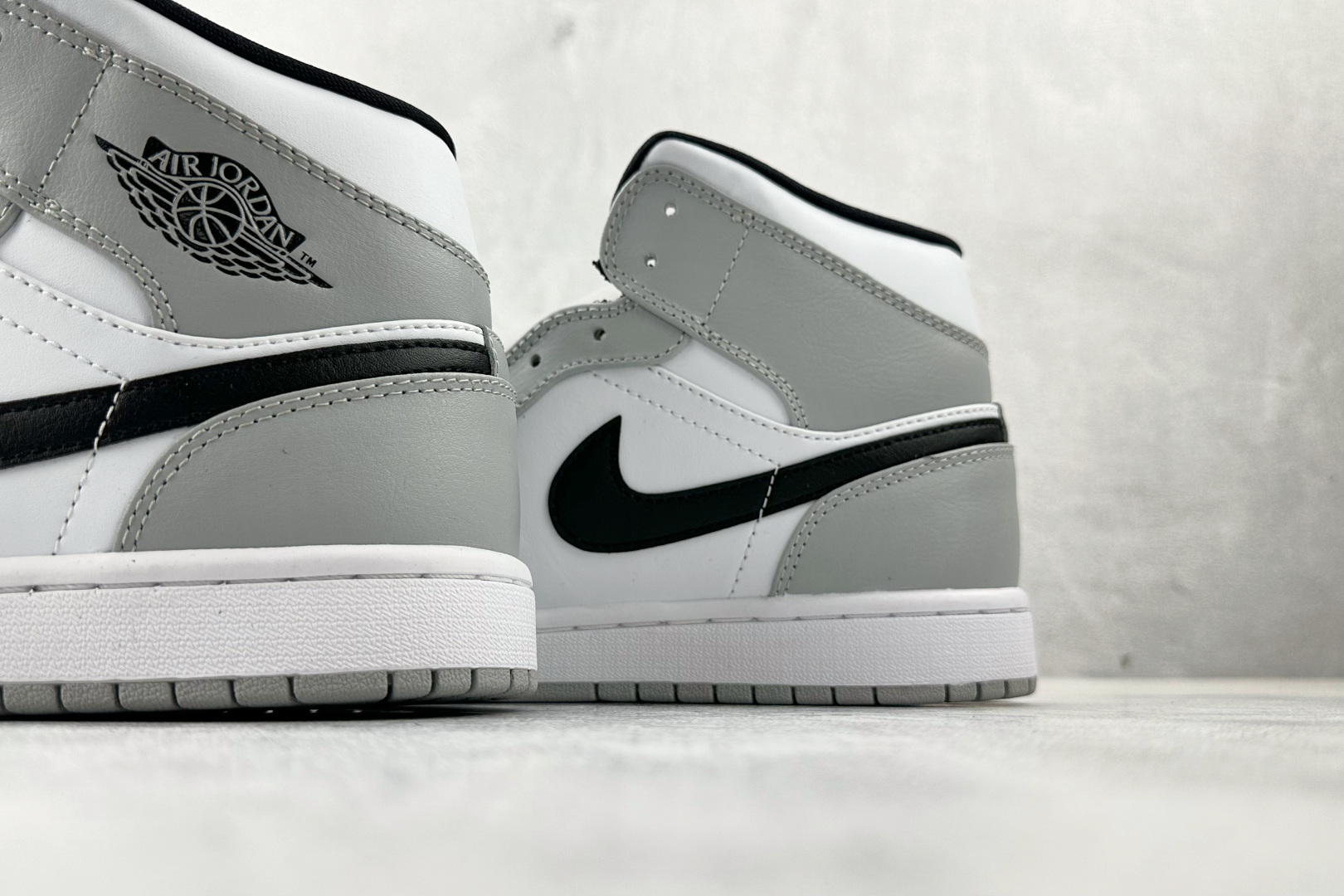 260 Jordan Air Jordan 1 烟灰 554725-092