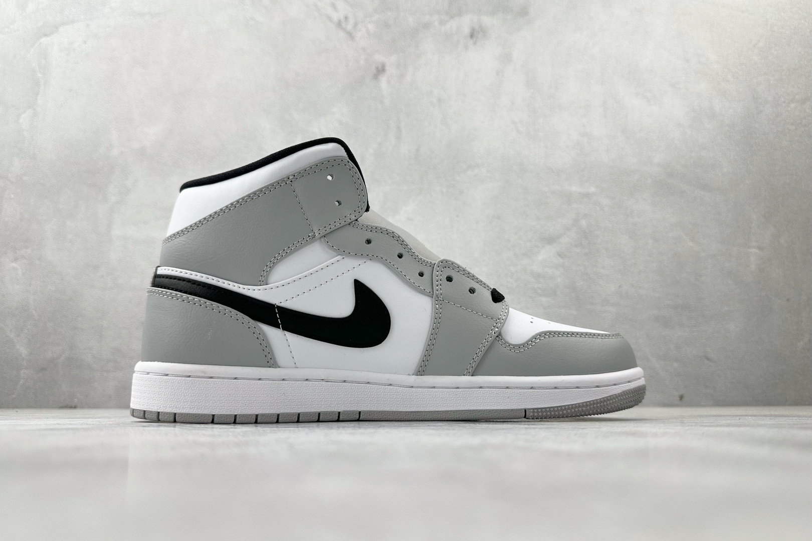 260 Jordan Air Jordan 1 烟灰 554725-092