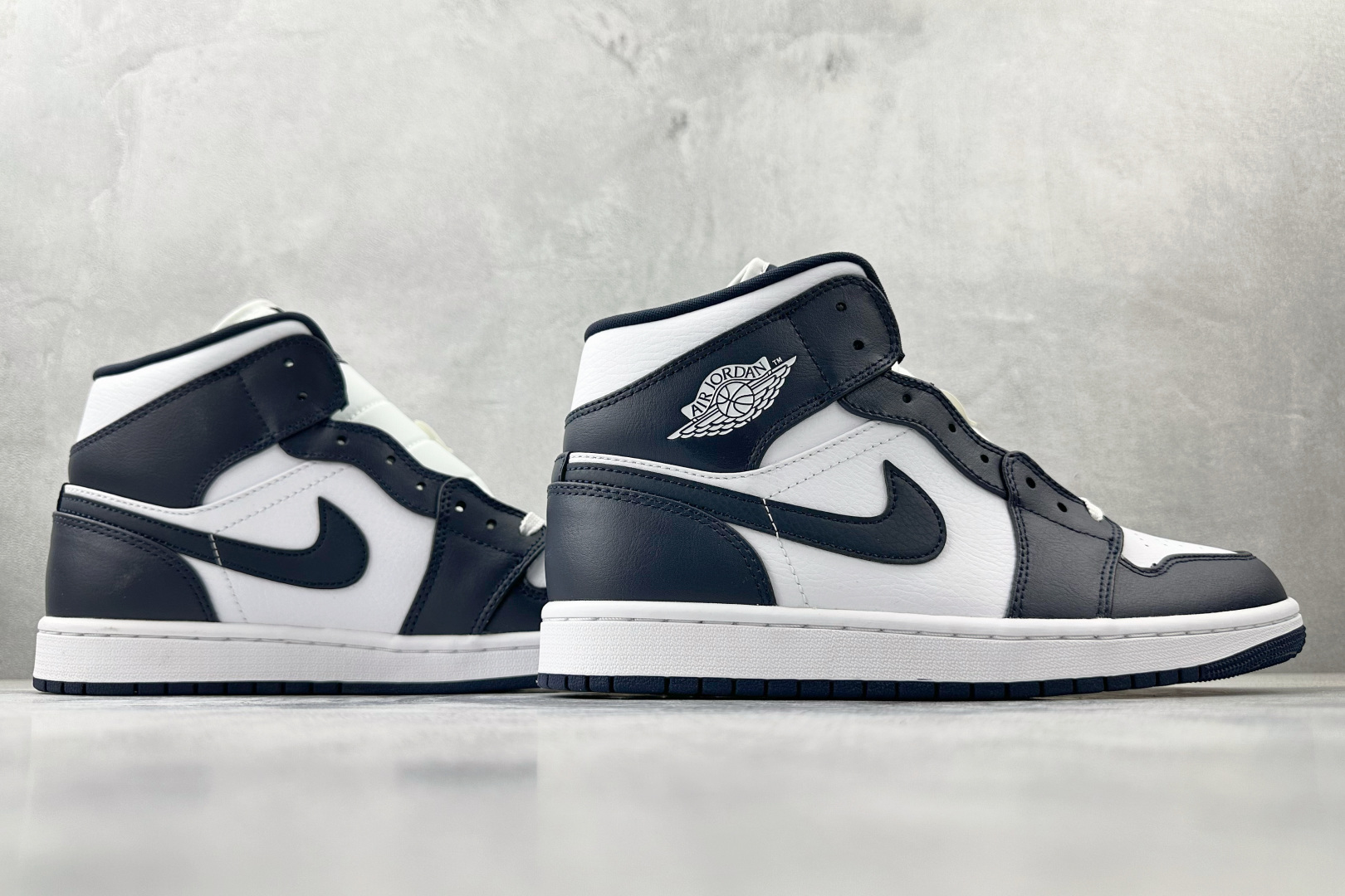 260 Jordan Air Jordan 1 黑曜石 554724-174