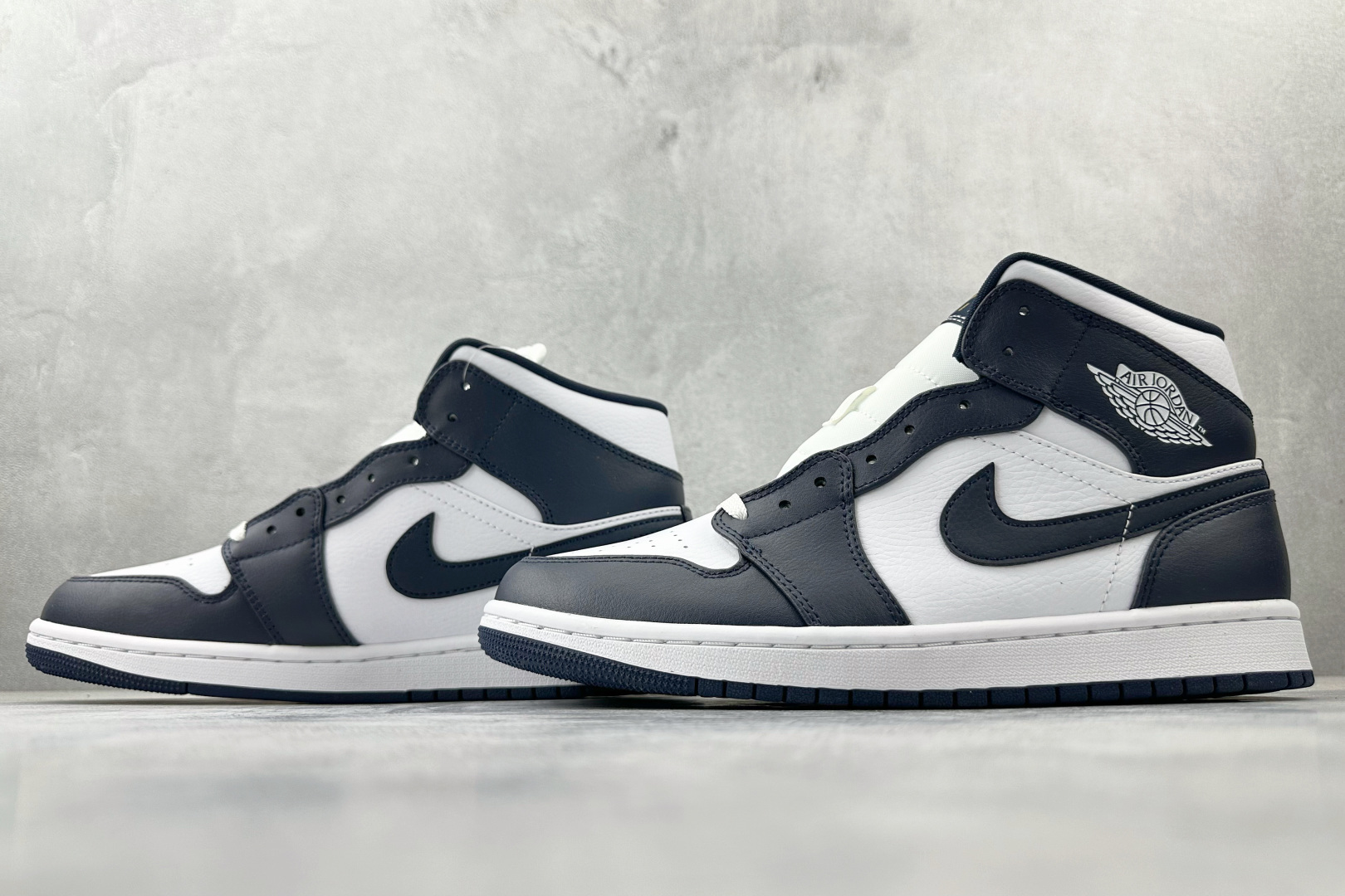 260 Jordan Air Jordan 1 黑曜石 554724-174