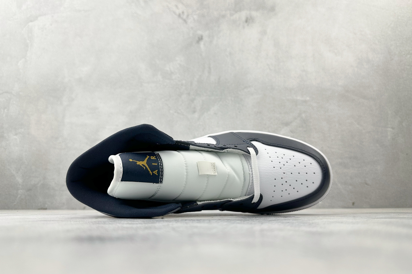 260 Jordan Air Jordan 1 黑曜石 554724-174