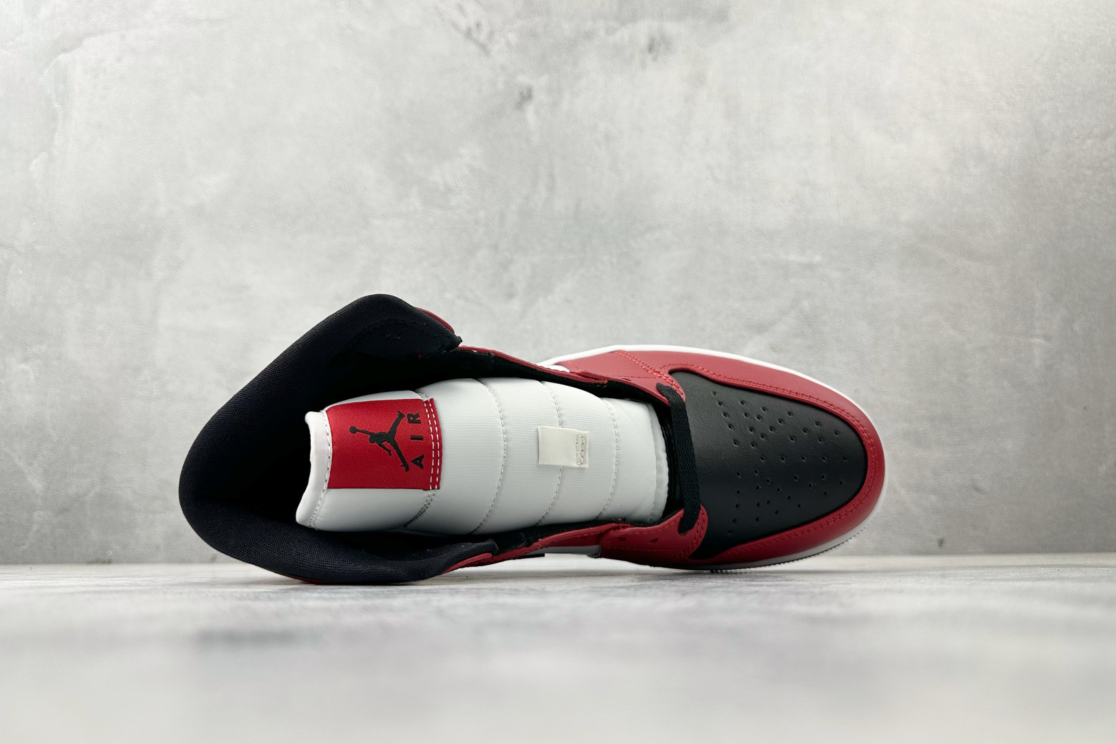 260 Jordan Air Jordan 1 黑红 554724-069
