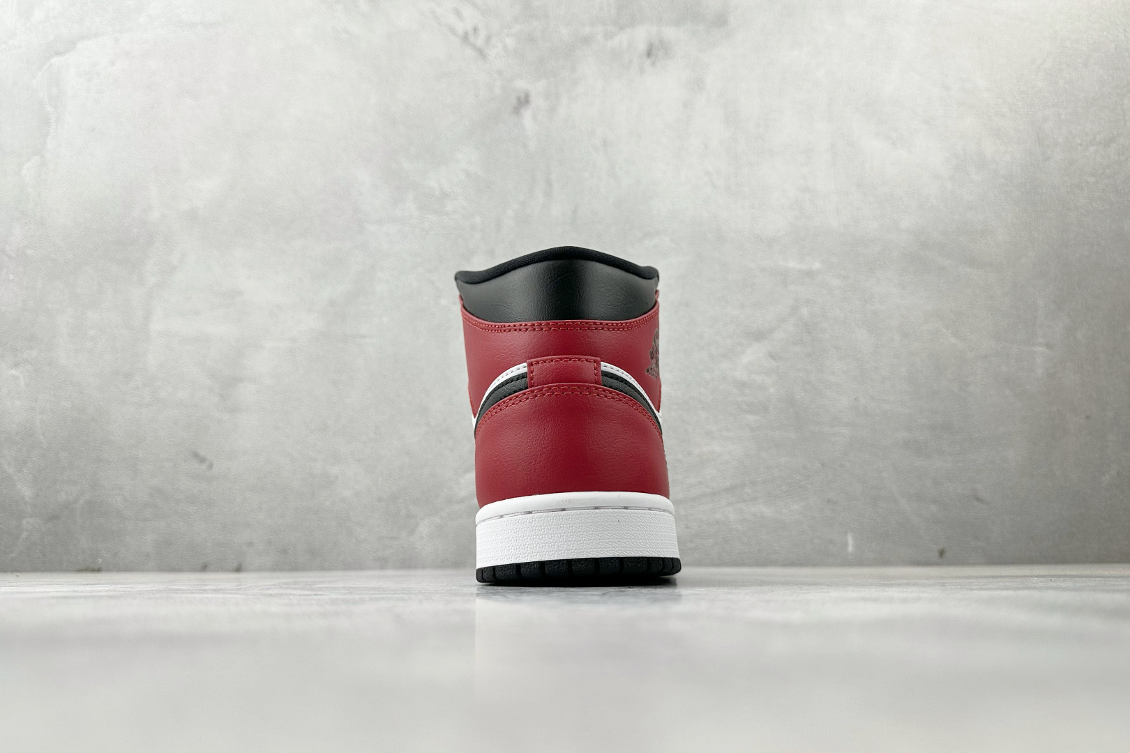 260 Jordan Air Jordan 1 黑红 554724-069