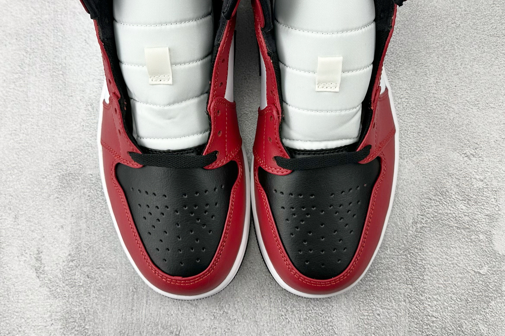 260 Jordan Air Jordan 1 黑红 554724-069
