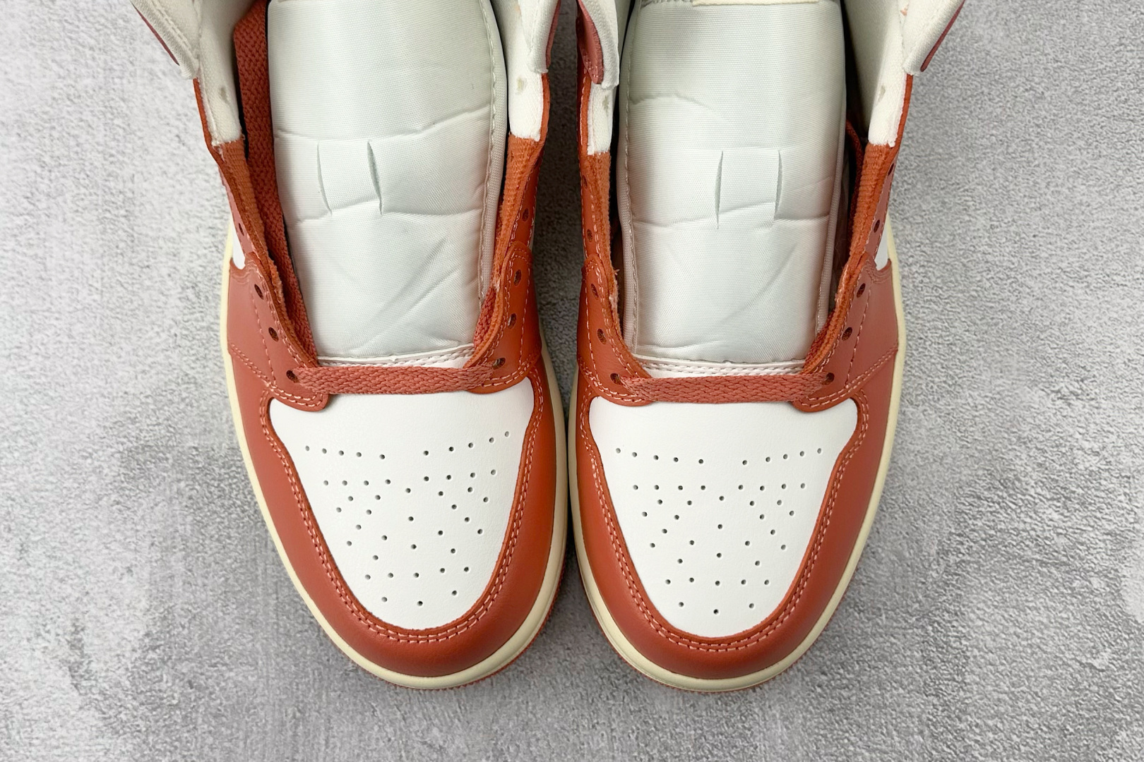 260 Jordan Air Jordan 1 白粉 BQ6472-180