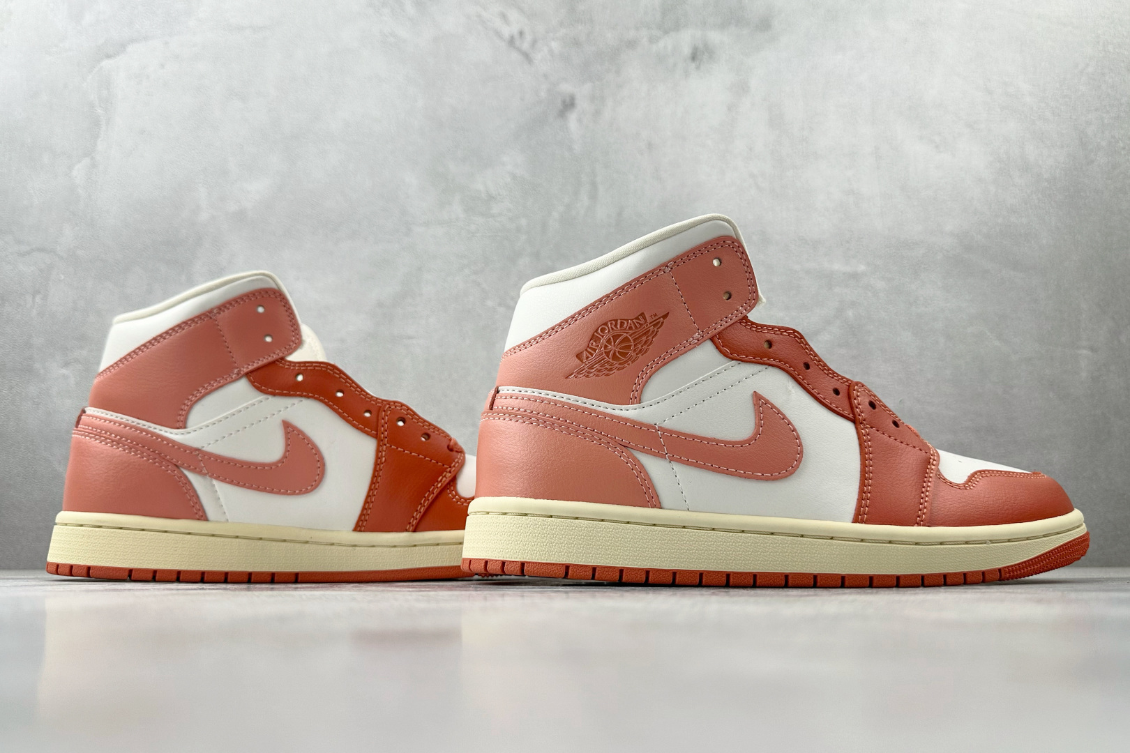 260 Jordan Air Jordan 1 白粉 BQ6472-180