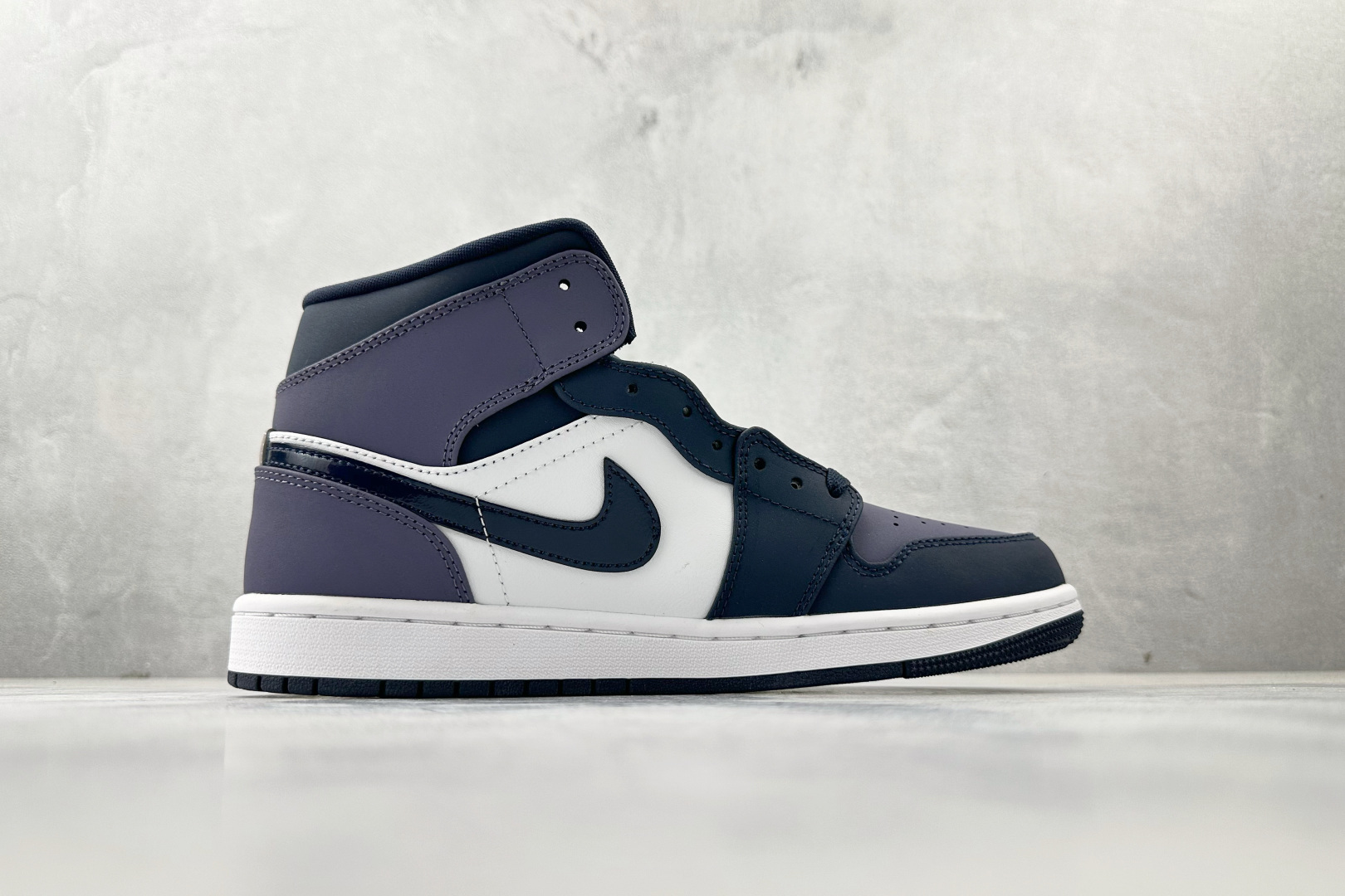 260 Jordan Air Jordan 1 黑紫脚趾 554724-445
