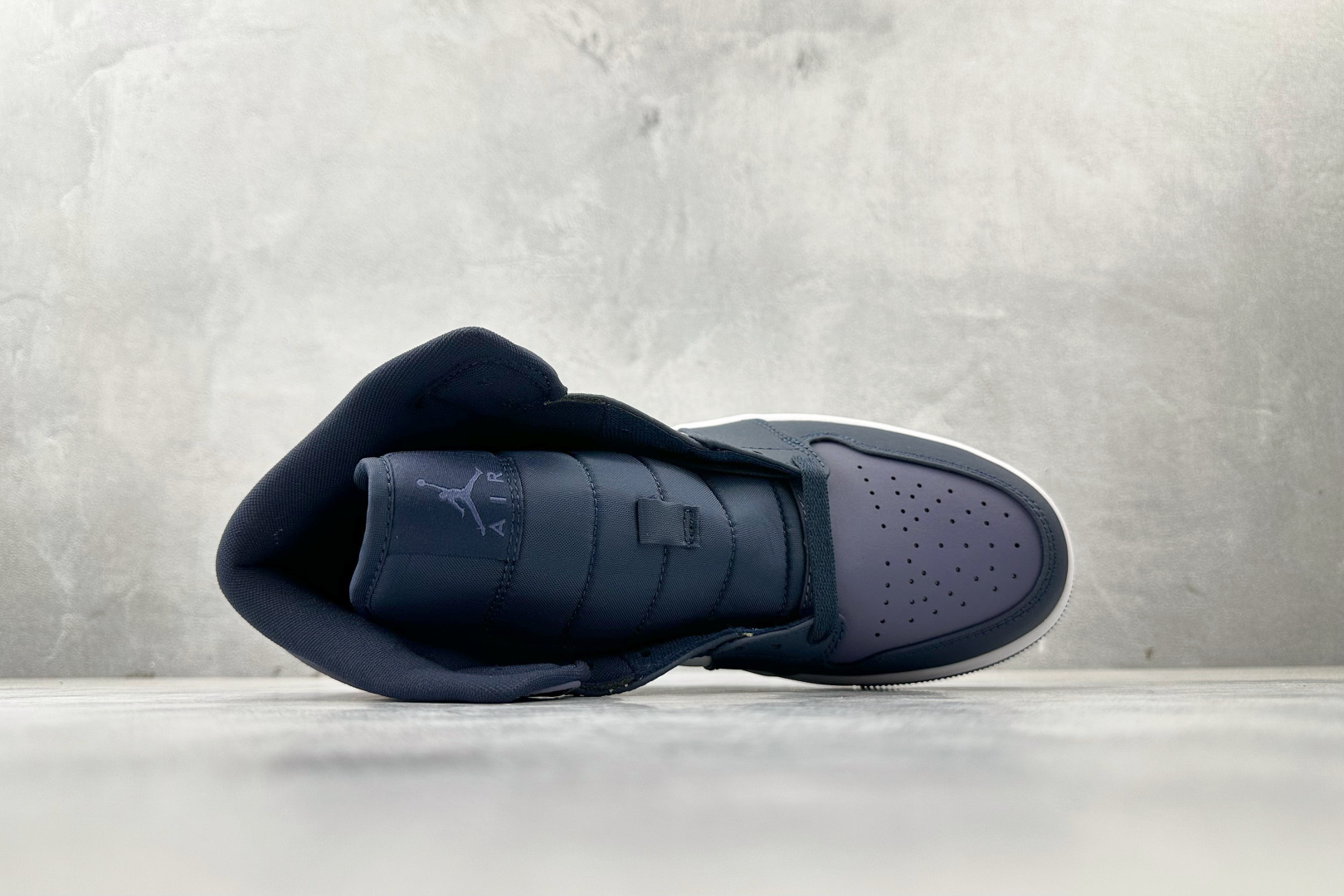 260 Jordan Air Jordan 1 黑紫脚趾 554724-445