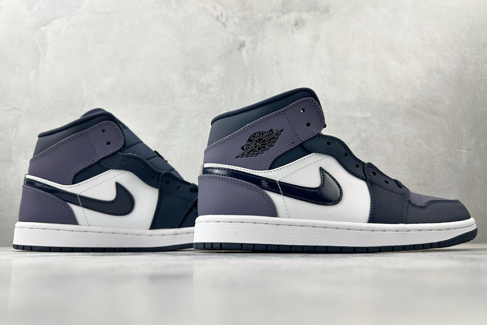 260 Jordan Air Jordan 1 黑紫脚趾 554724-445