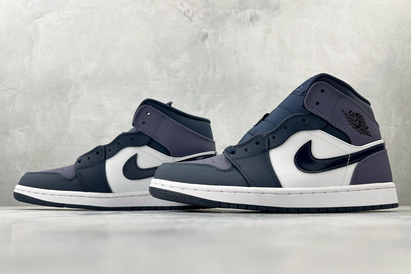 260 Jordan Air Jordan 1 黑紫脚趾 554724-445