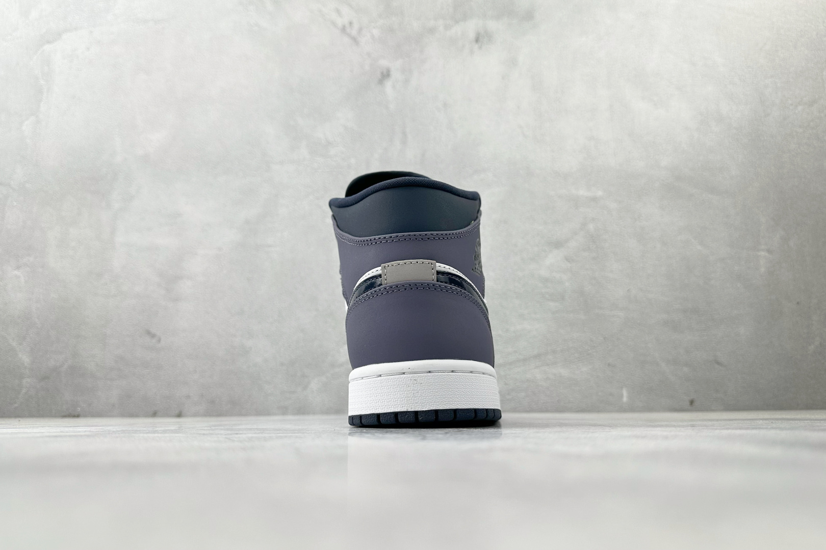 260 Jordan Air Jordan 1 黑紫脚趾 554724-445