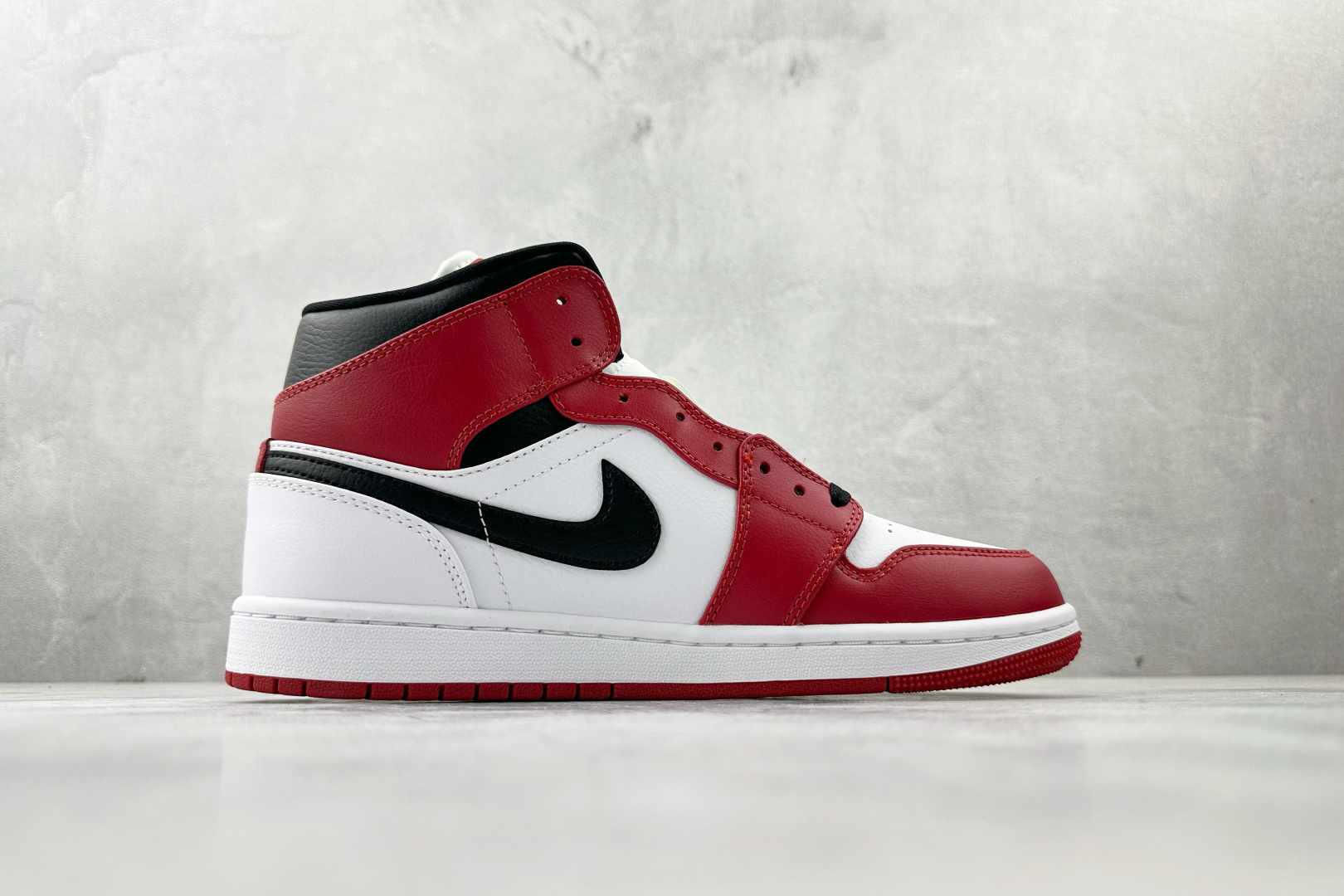 260 Jordan Air Jordan 1 白红 554725-173