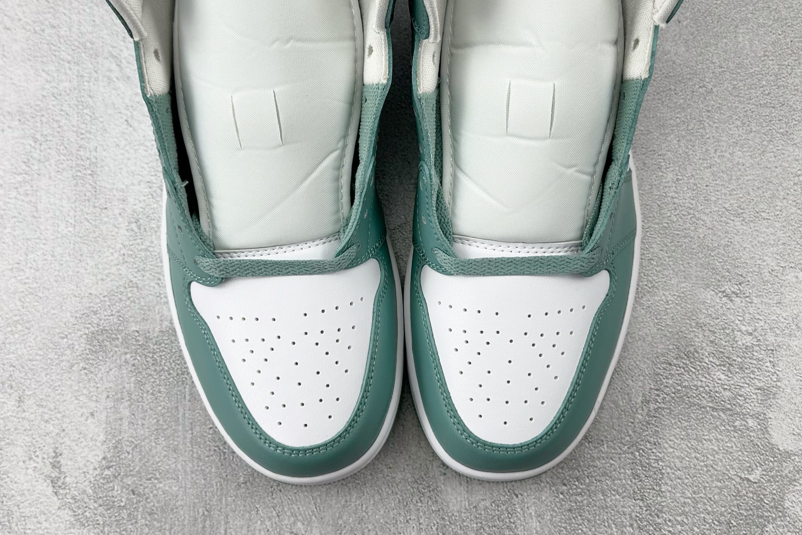 260 Jordan Air Jordan 1 白绿 BQ6472-138