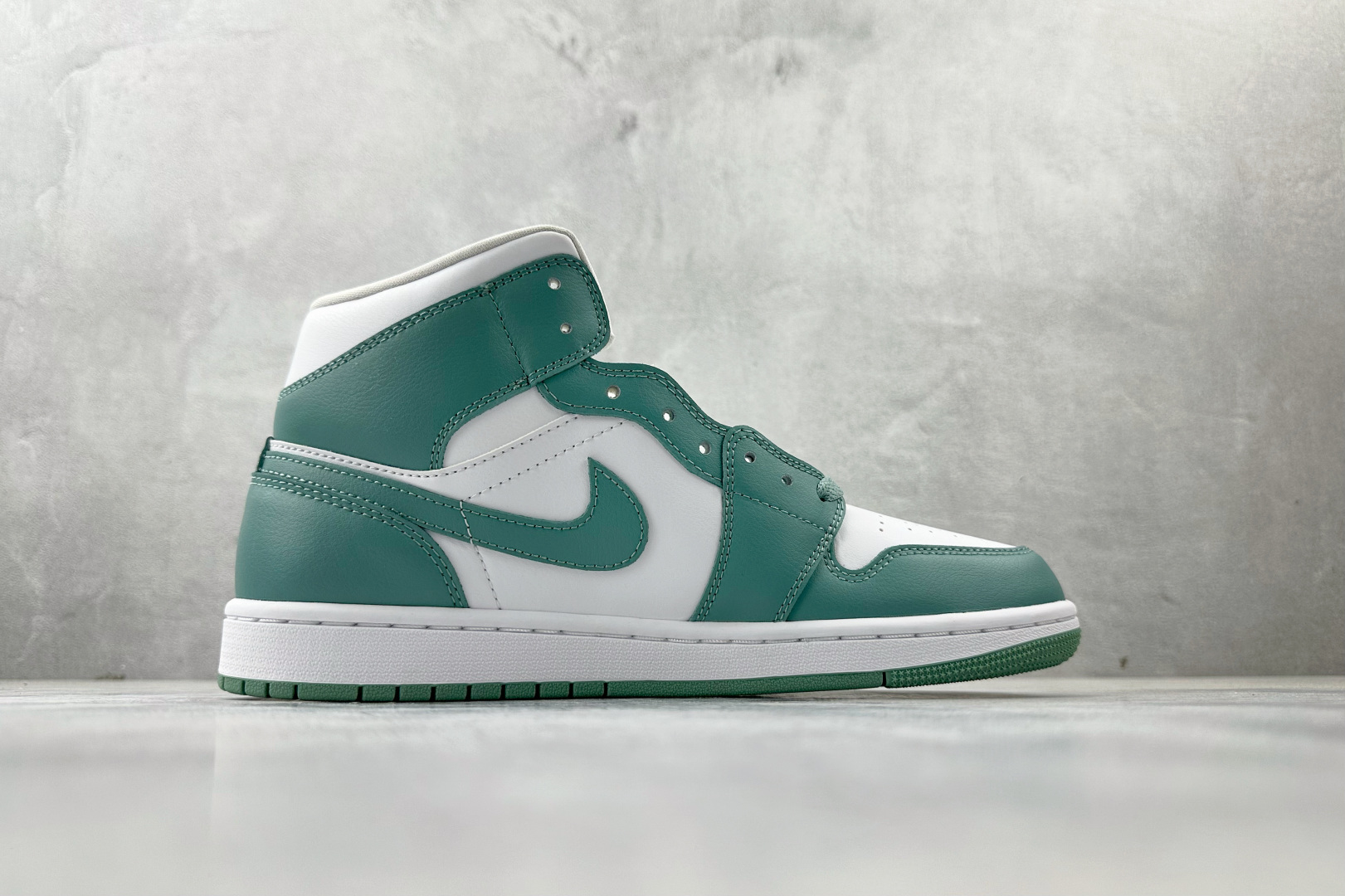 260 Jordan Air Jordan 1 白绿 BQ6472-138