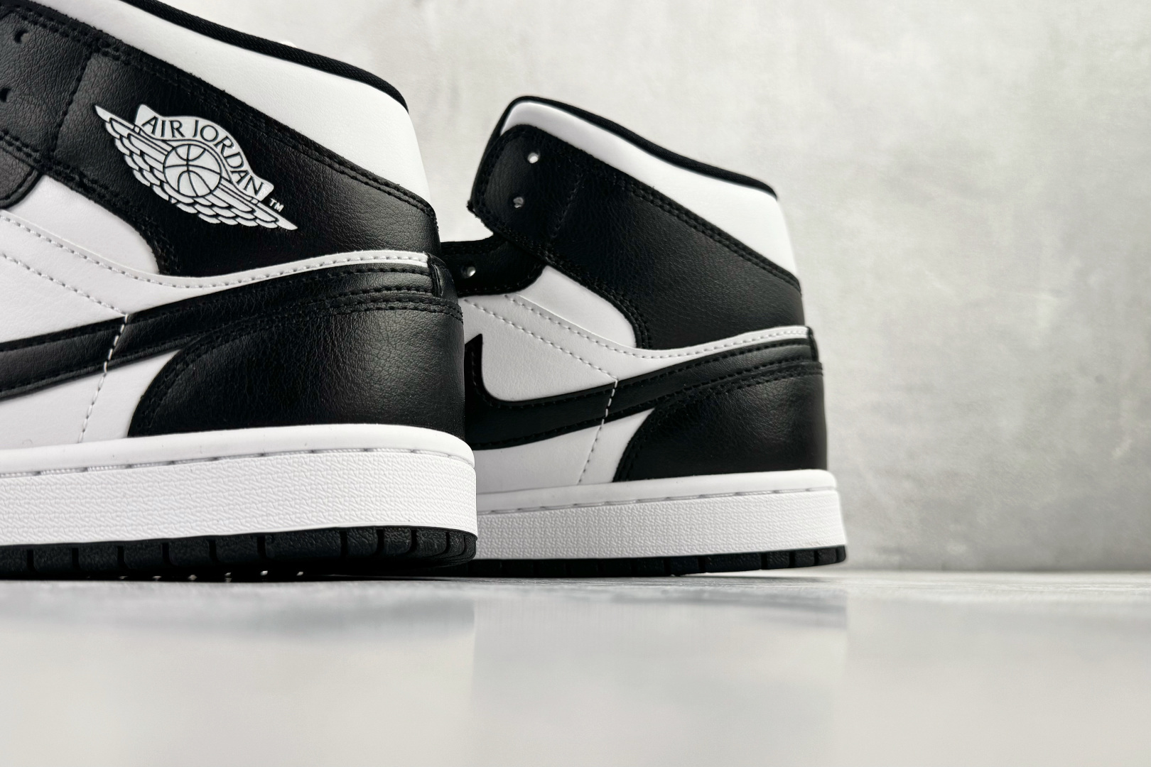260 Jordan Air Jordan 1 Mid Black White Panda黑白色 DV0991-101