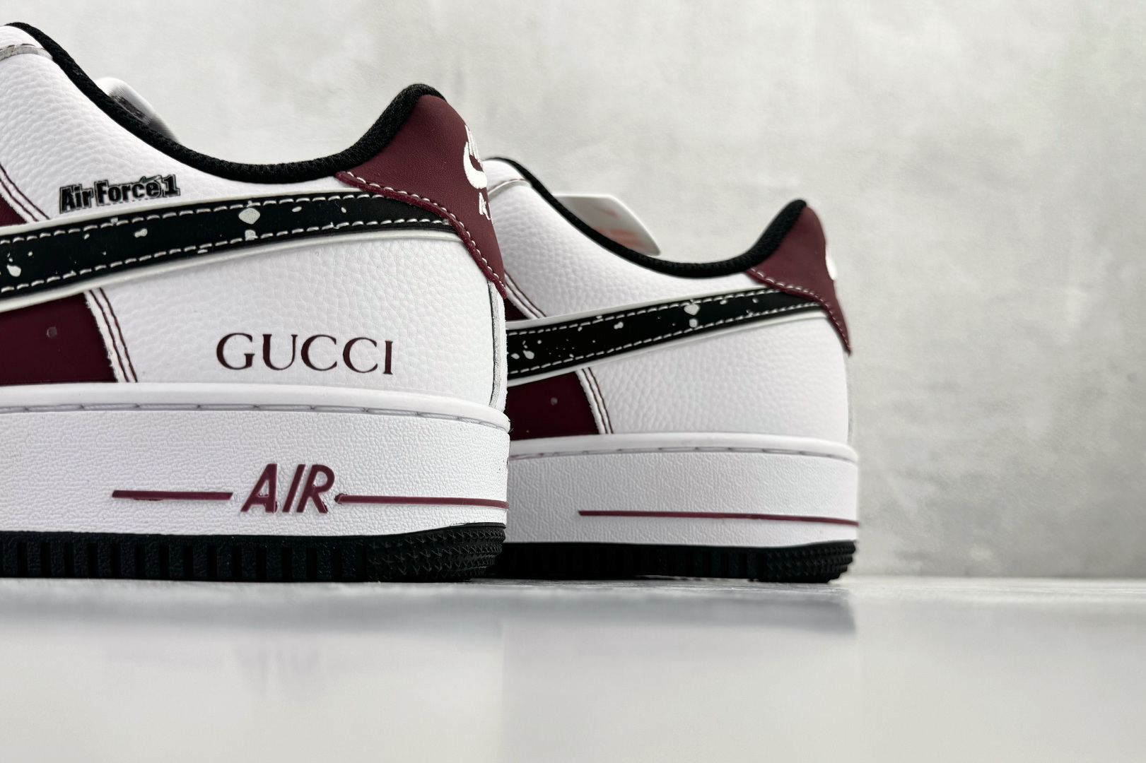 260 Nike Air Force 1'07 LX 白红 KK1988-511