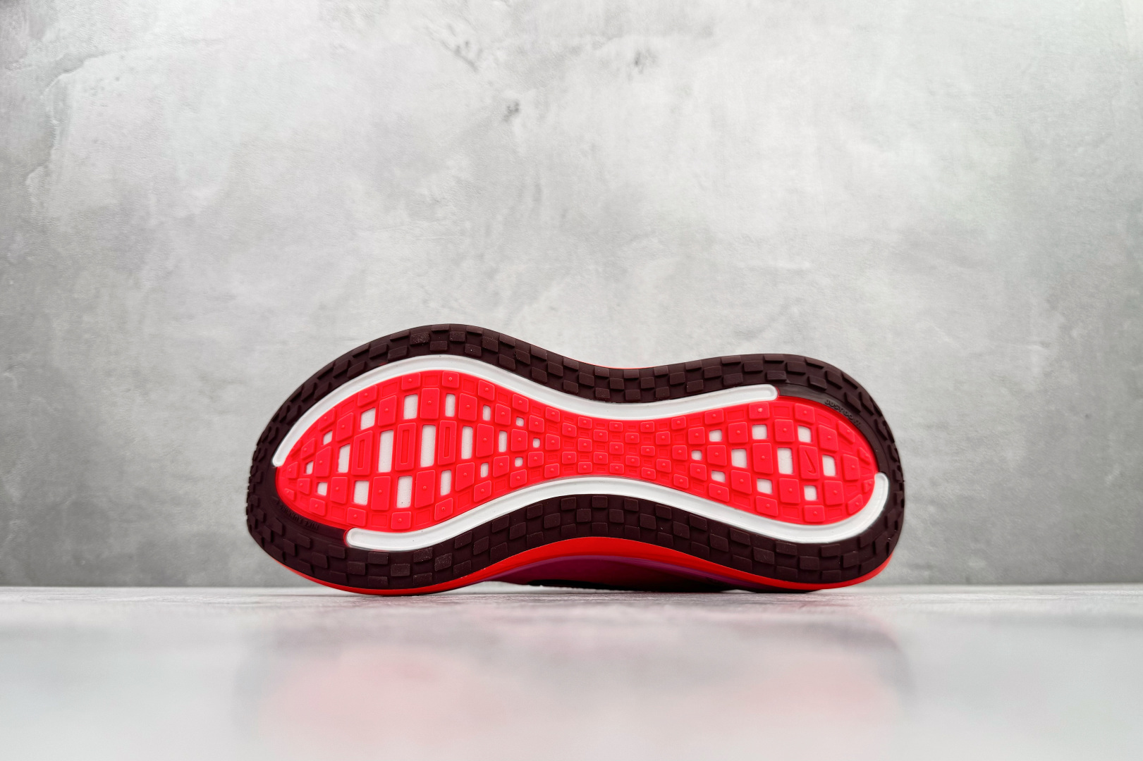 GT 全套数据私模 Nike Vomero Plus 粉色货号：HV8154-604尺码：36 36.5