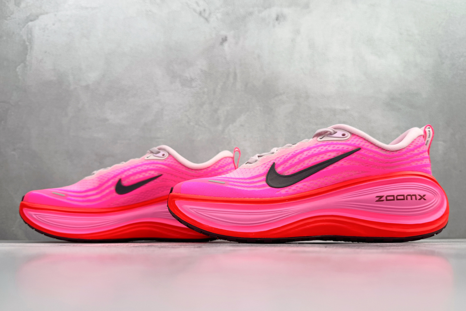 GT 全套数据私模 Nike Vomero Plus 粉色货号：HV8154-604尺码：36 36.5