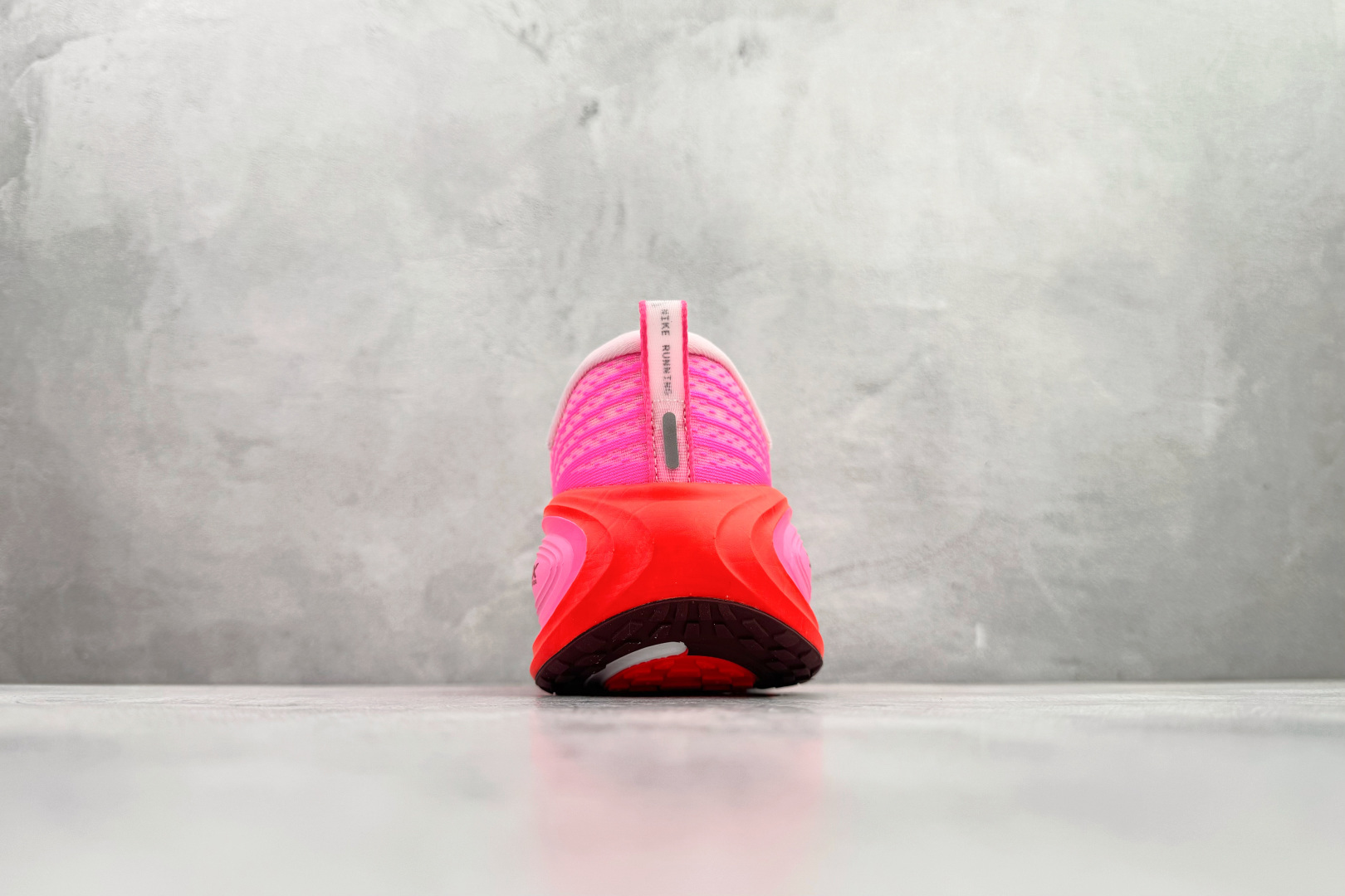 GT 全套数据私模 Nike Vomero Plus 粉色货号：HV8154-604尺码：36 36.5