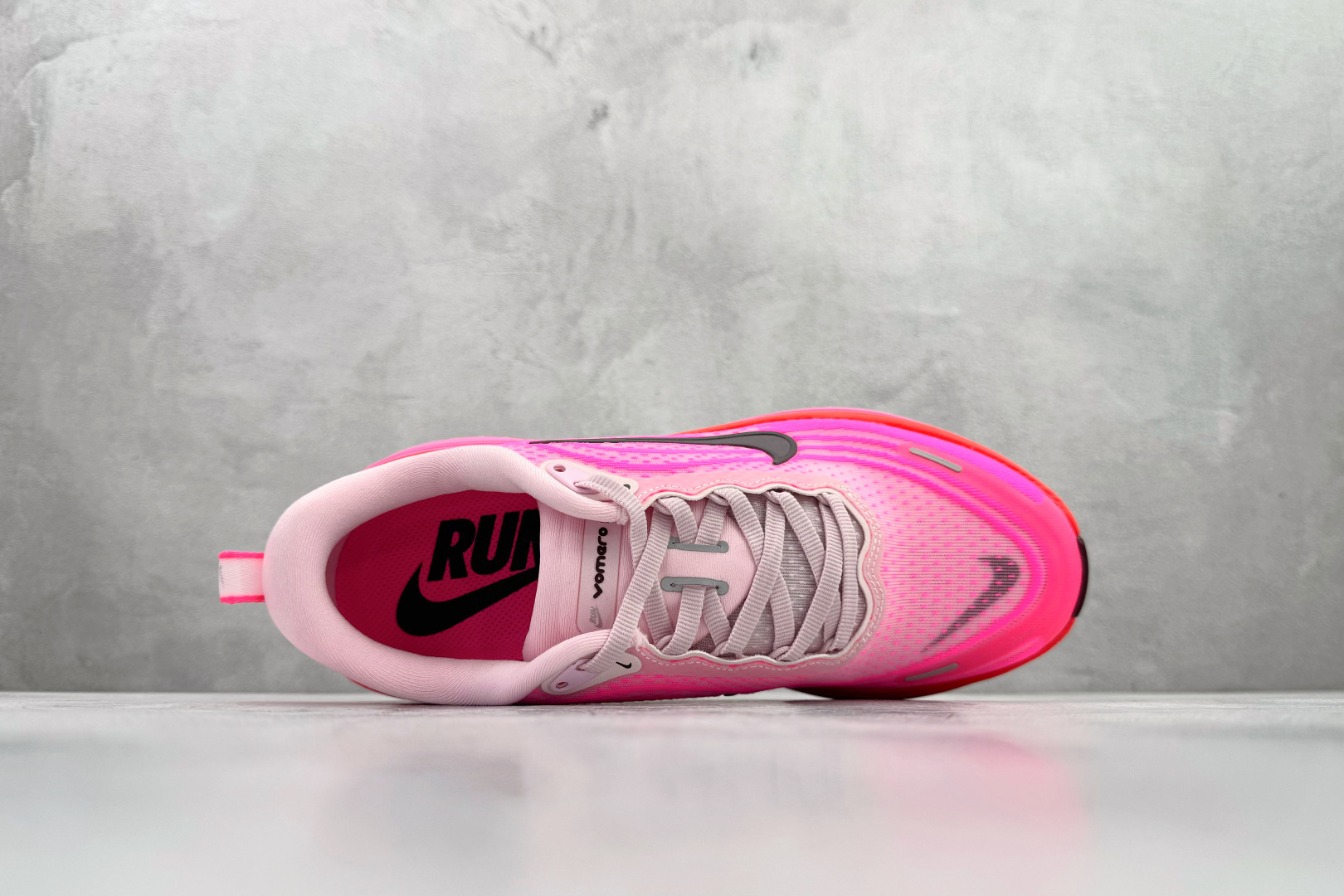 GT 全套数据私模 Nike Vomero Plus 粉色货号：HV8154-604尺码：36 36.5