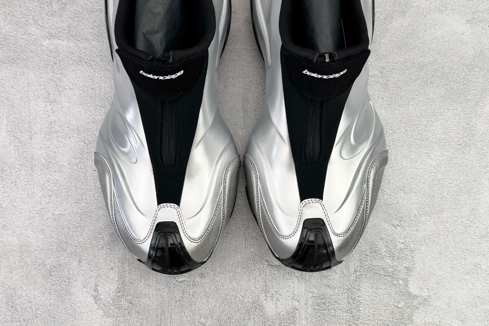 580 最新外贸批次 Balenciaga 巴黎世家 银色 824909WBKBM