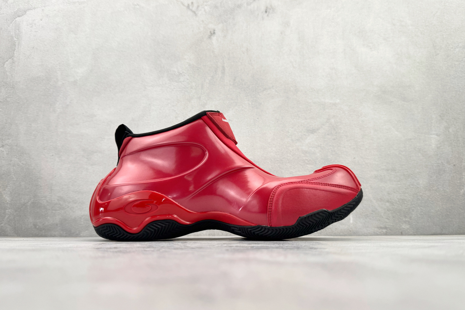 580 最新外贸批次 Balenciaga 巴黎世家 红色 824909WBKBM