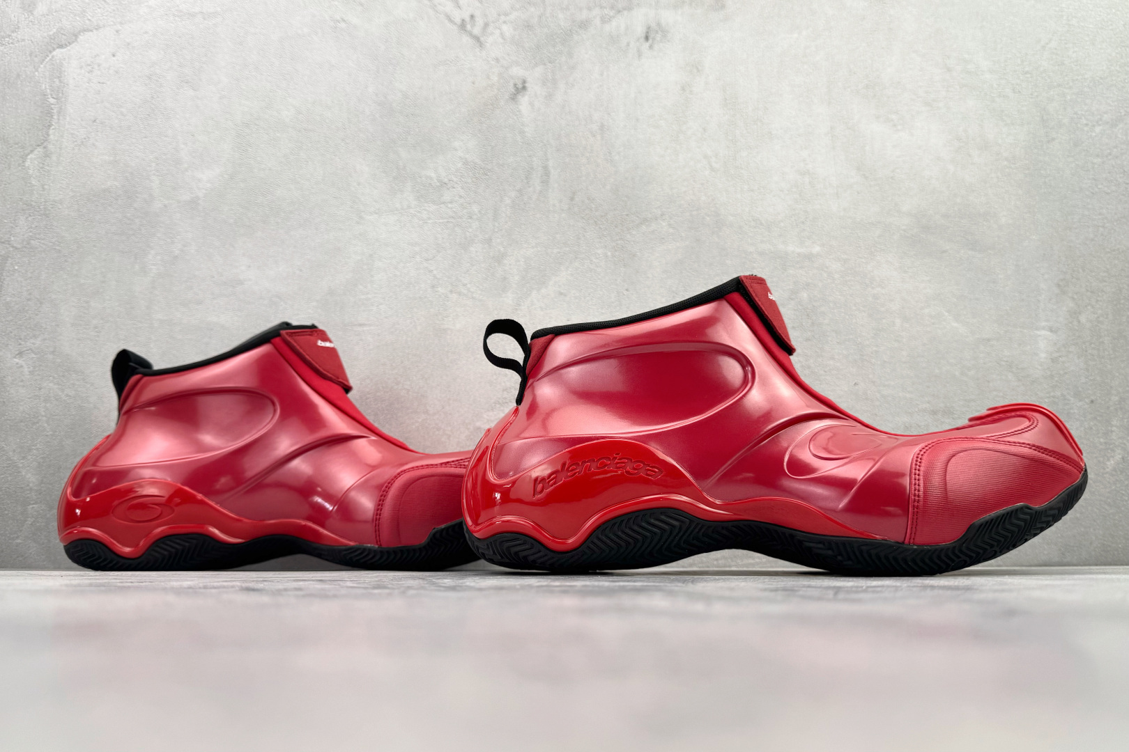 580 最新外贸批次 Balenciaga 巴黎世家 红色 824909WBKBM