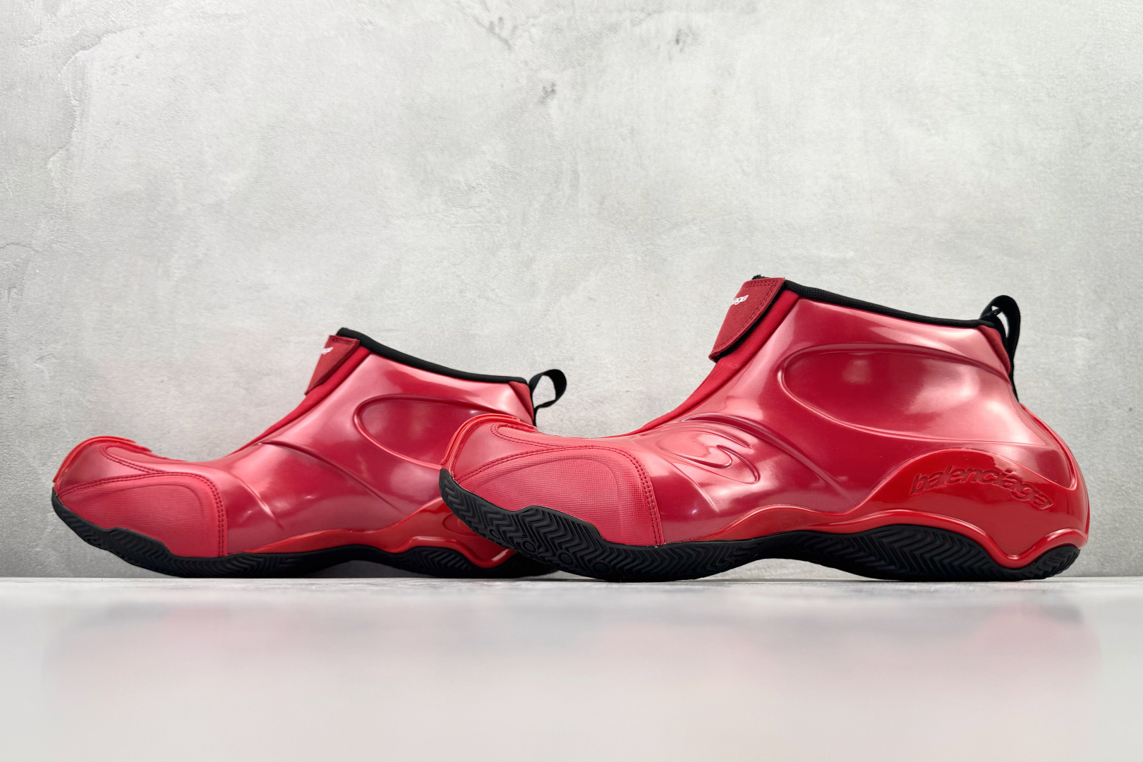 580 最新外贸批次 Balenciaga 巴黎世家 红色 824909WBKBM