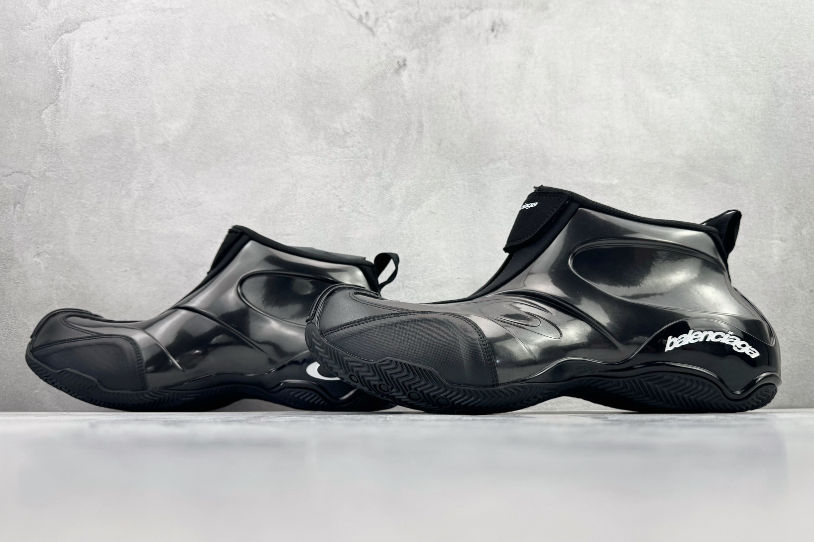580 最新外贸批次 Balenciaga 巴黎世家 黑色 824909WBKBM