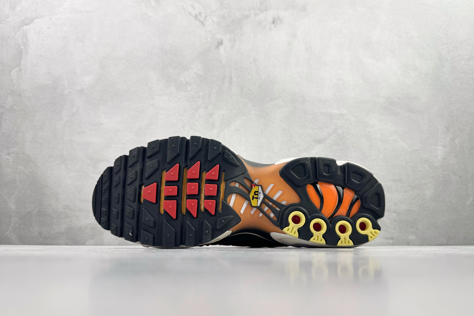 460 Swarovski/施华洛世奇 x Nike Air Max Plus 黑色 FZ9042-001