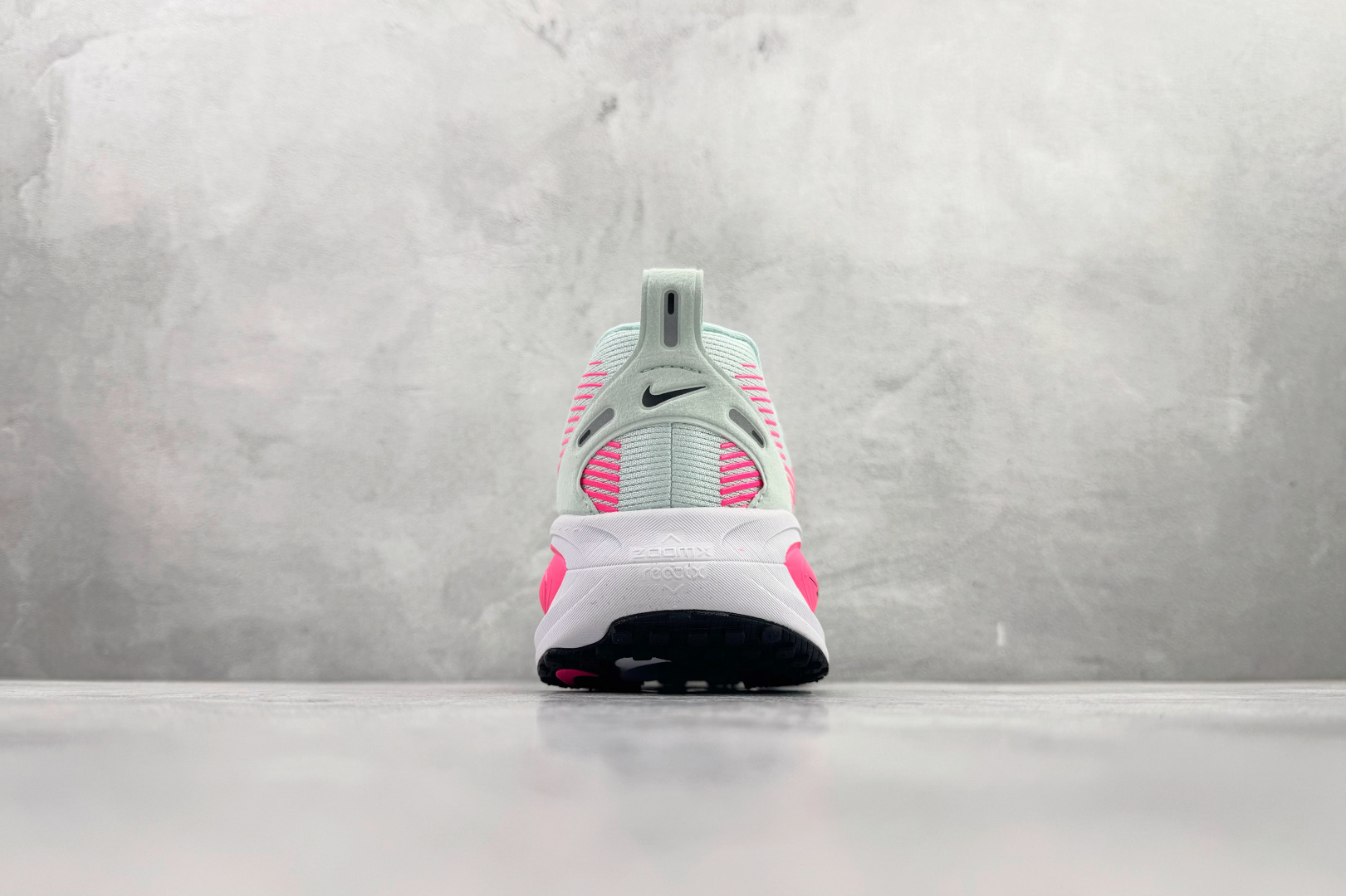 190 全套数据私模 Nike Vomero 18 冰川蓝 HM6803-403