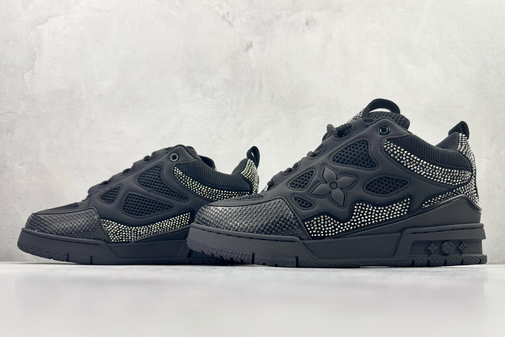 270 LOUIS VUITTSkate 黑色 1ADHHI