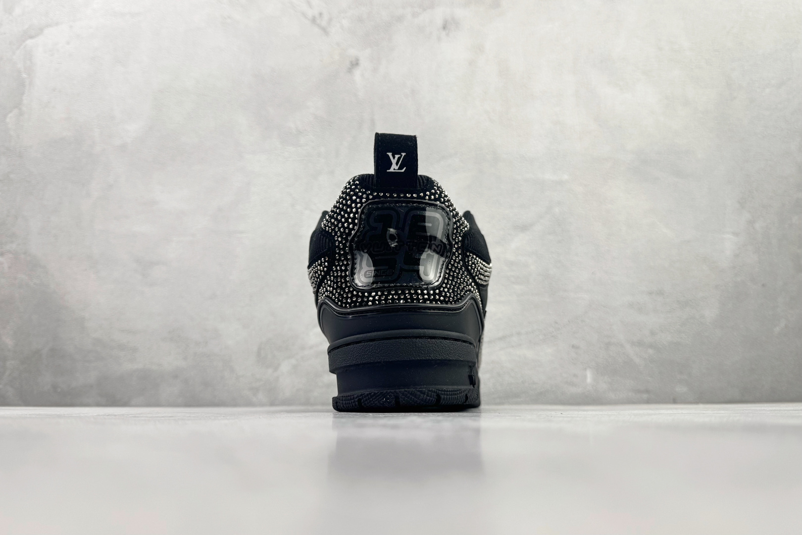 270 LOUIS VUITTSkate 黑色 1ADHHI