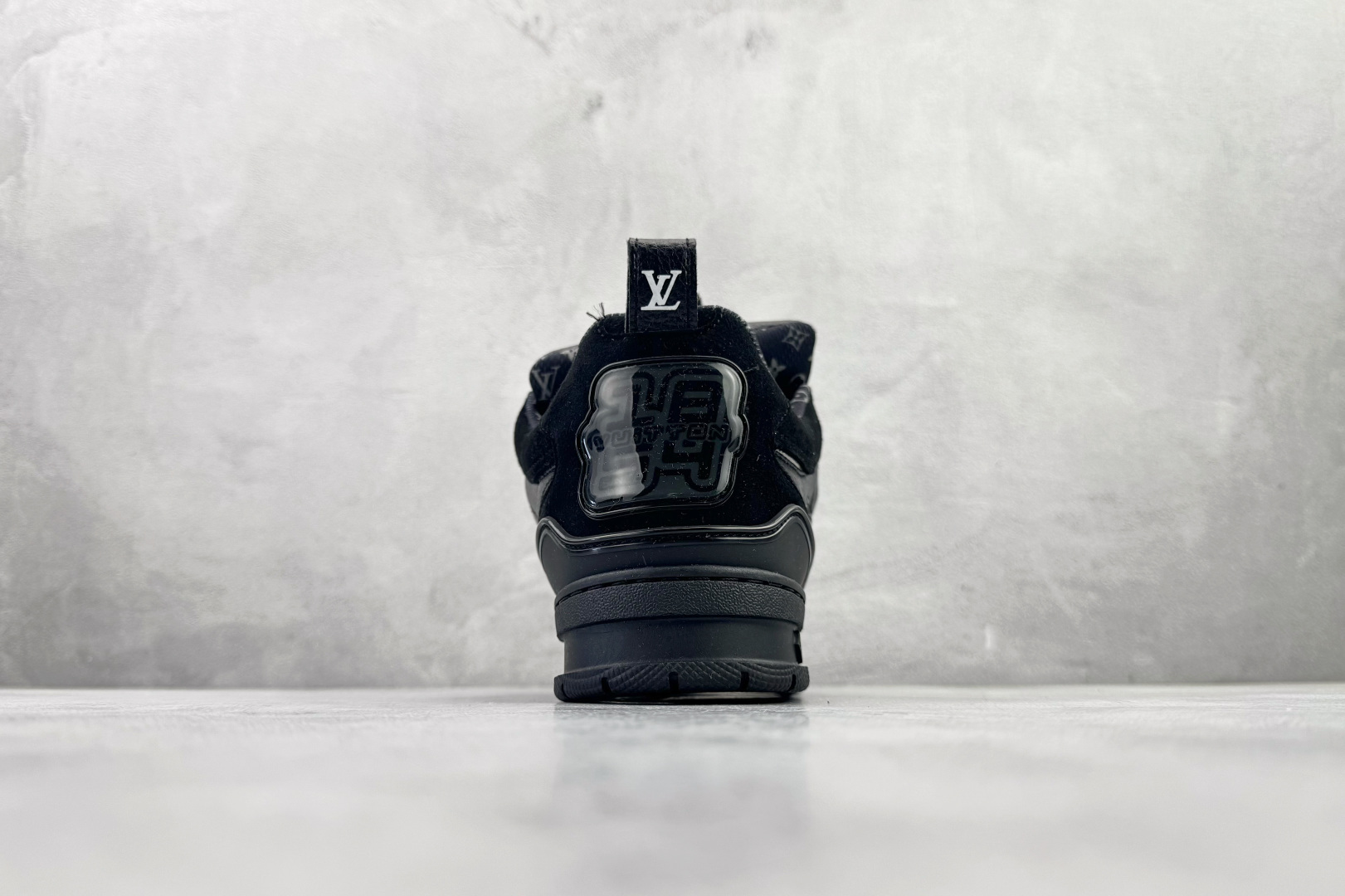 250 LOUIS VUITTSkate 黑色 1ADG87