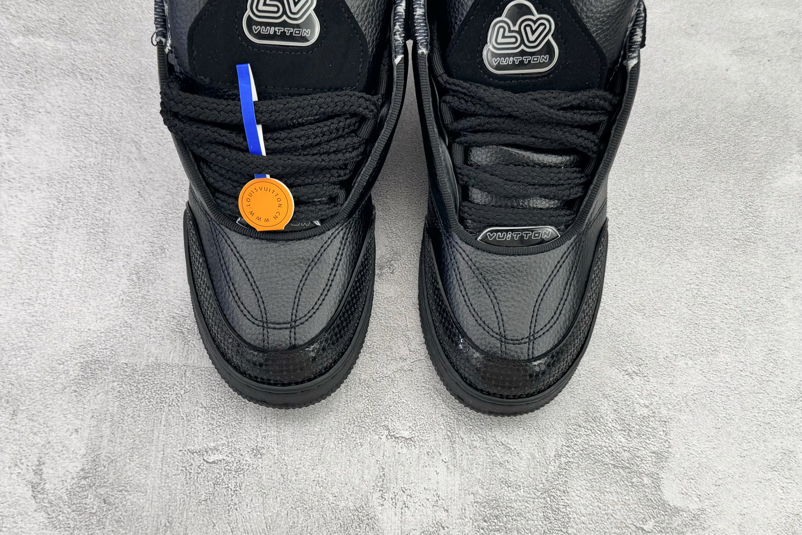 250 LOUIS VUITTSkate 黑色 1ADG87