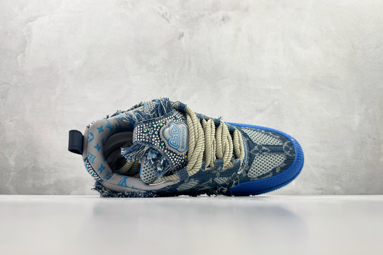 250 LOUIS VUITTSkate 黑蓝 1ABMID