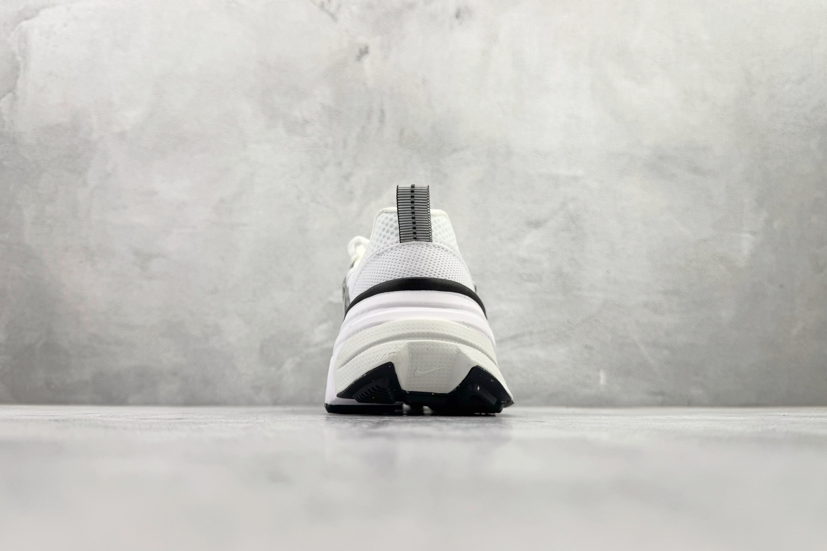 230 Nike V2K Run 白黑 HF5342-100