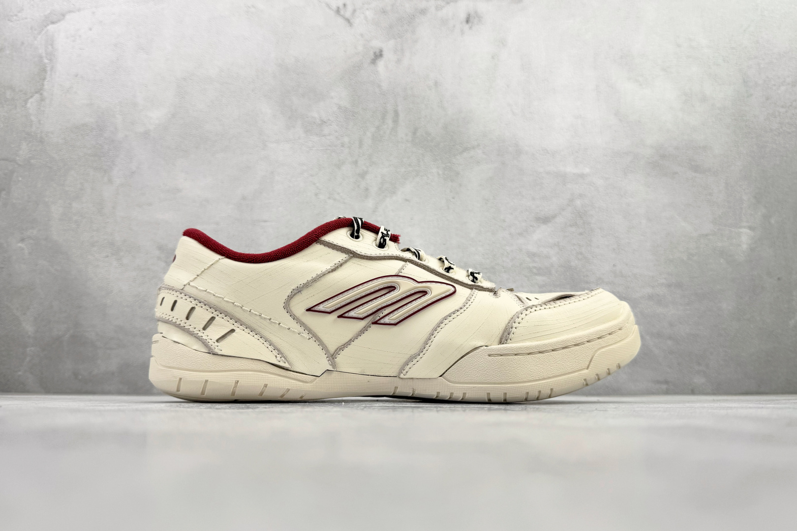 390 全新工厂开发 Balenciaga巴黎世家 Hamptons Worn-Out 米红 841763WCURS