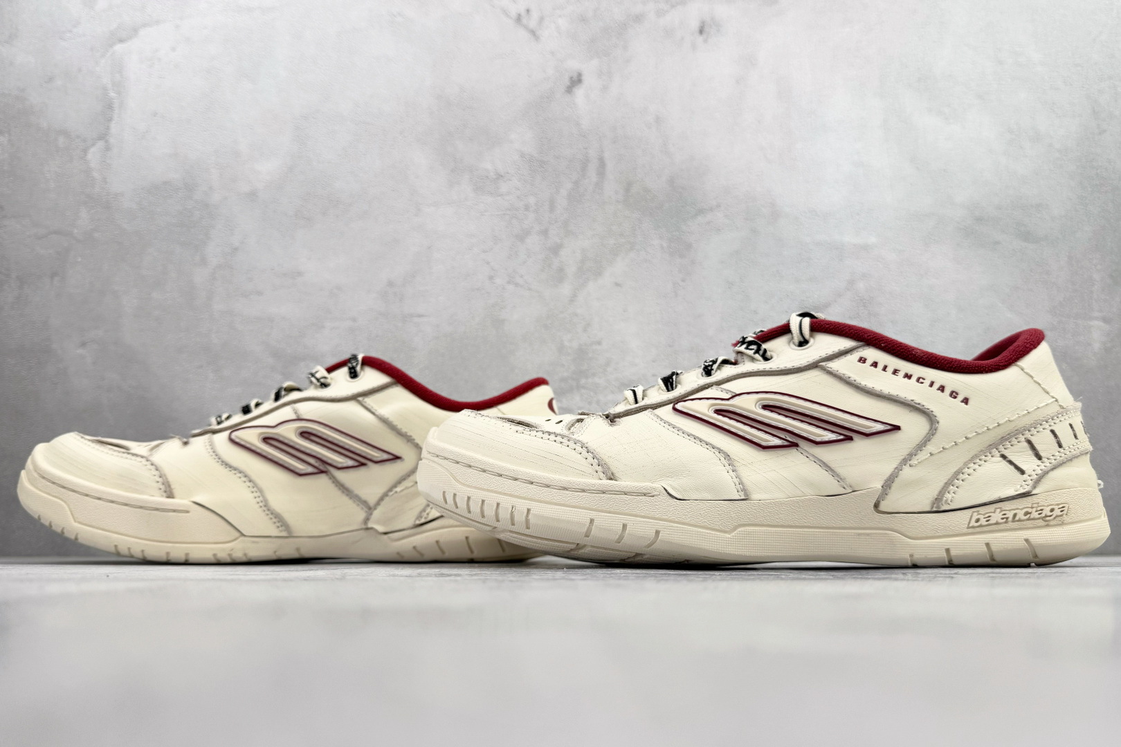 390 全新工厂开发 Balenciaga巴黎世家 Hamptons Worn-Out 米红 841763WCURS