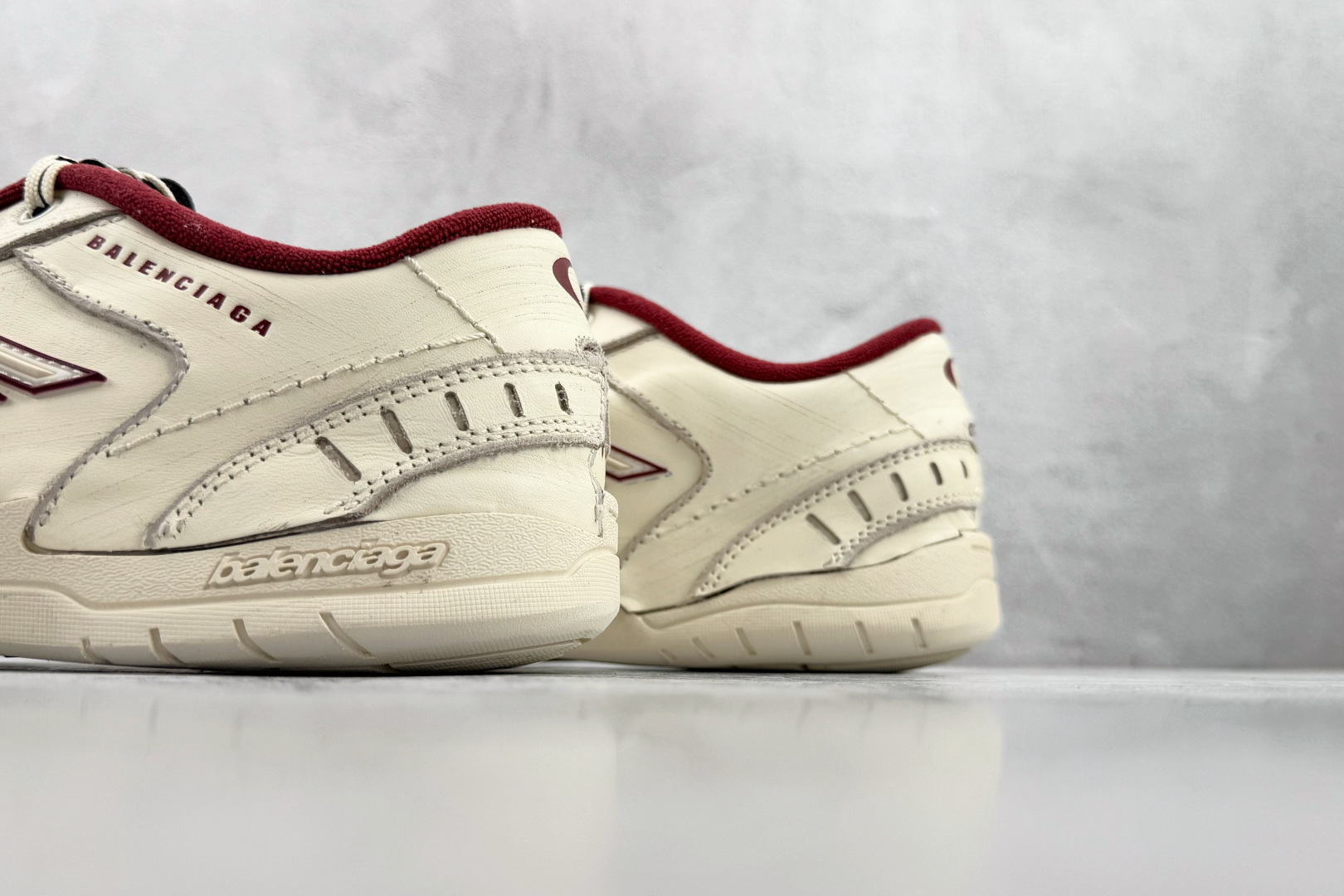 390 全新工厂开发 Balenciaga巴黎世家 Hamptons Worn-Out 米红 841763WCURS