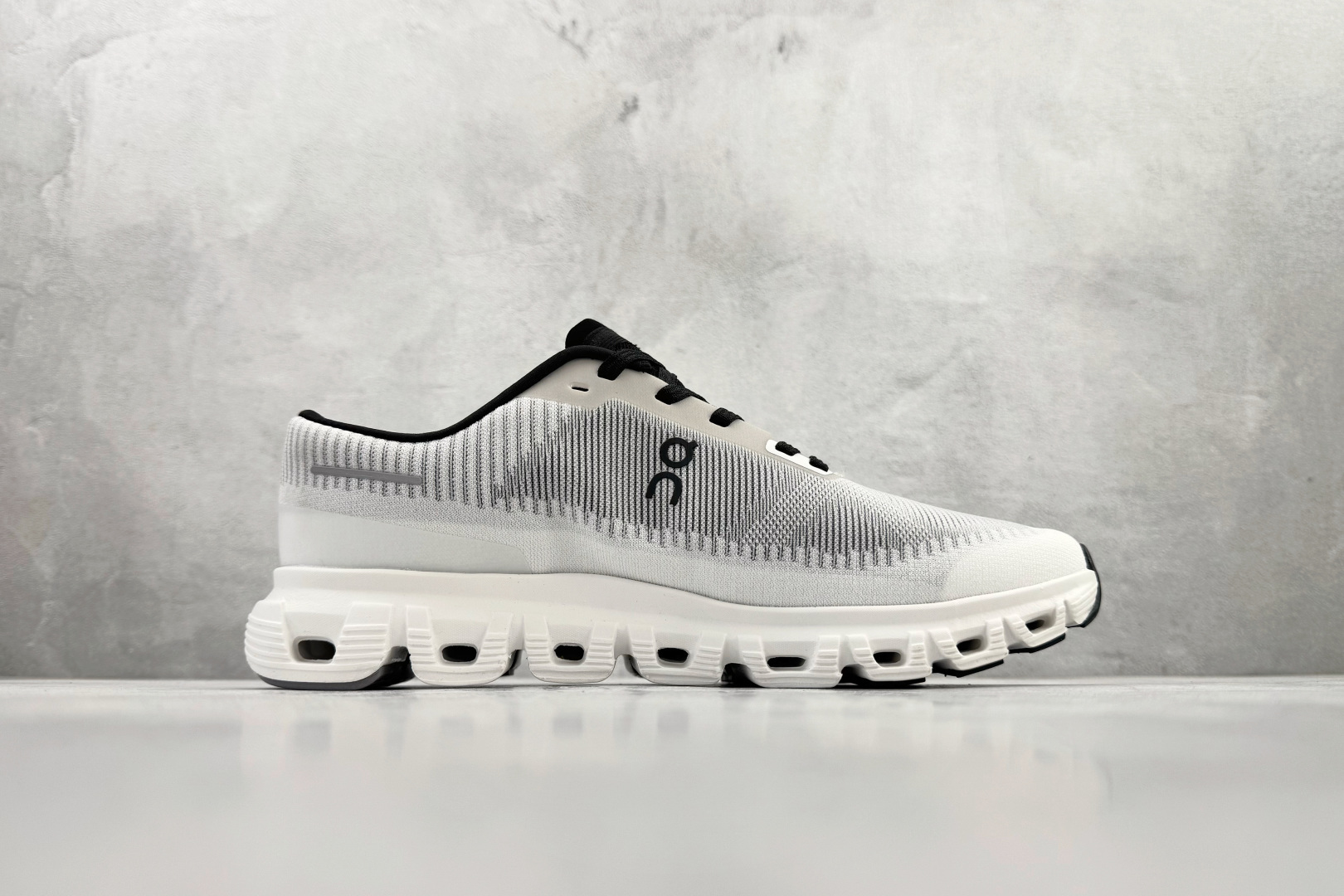 180 On昂跑 Cloud 6 Push 黑灰 3MF10050522