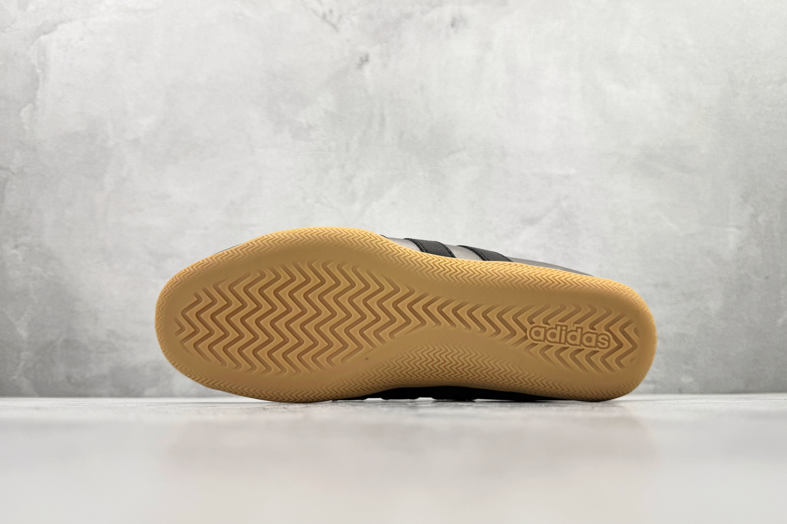 160 出口订单 adidGRAND COURT LO 金黑 JQ9681