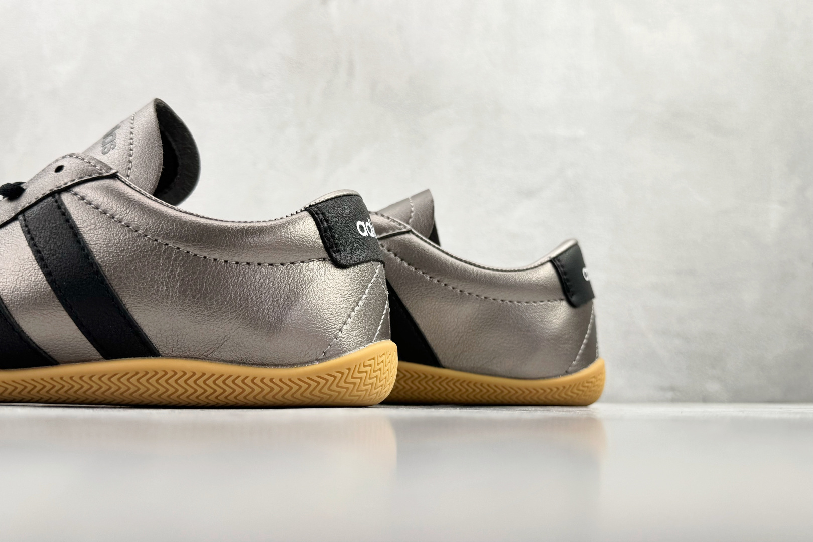 160 出口订单 adidGRAND COURT LO 金黑 JQ9681