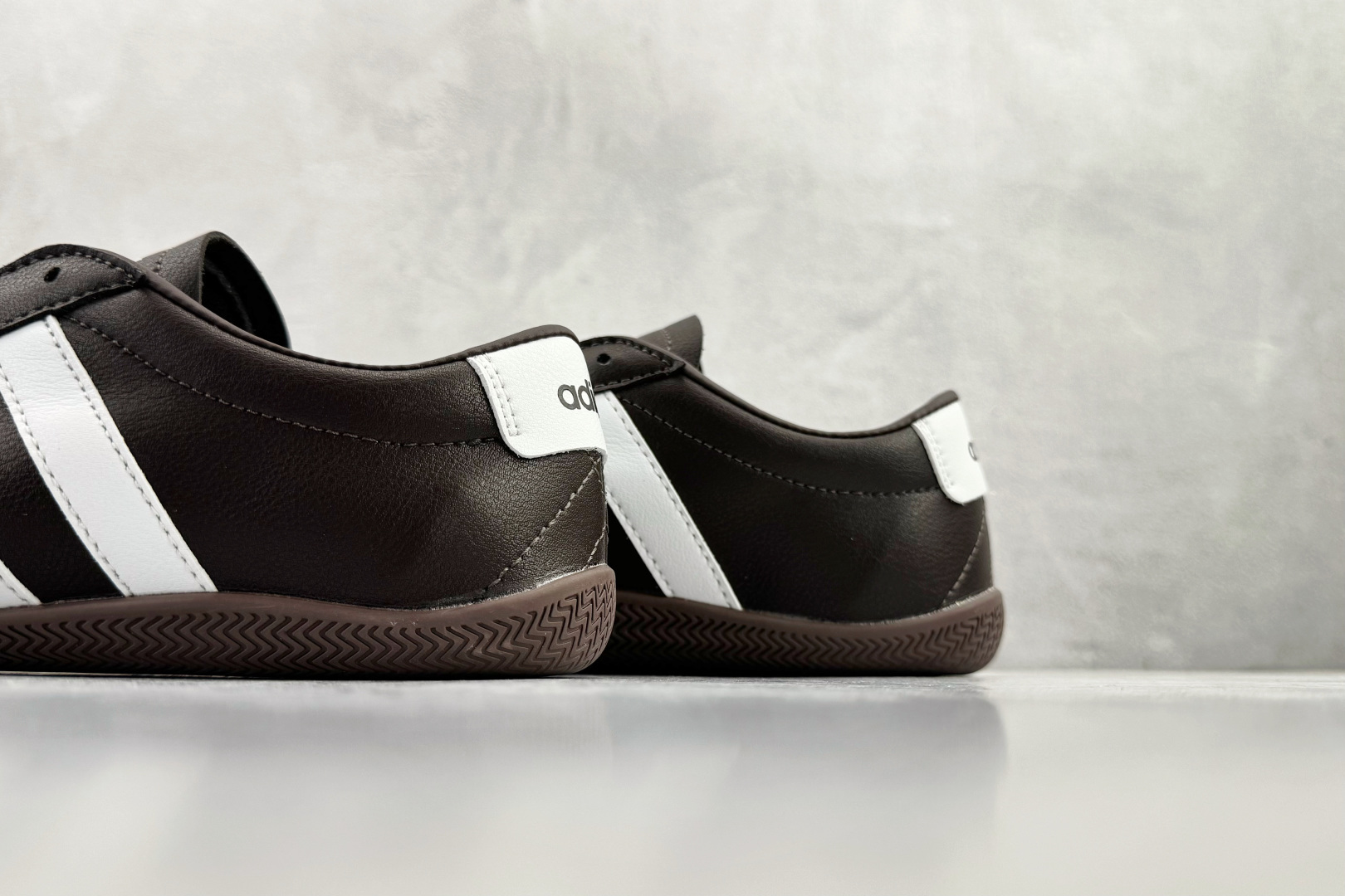 160 出口订单 adidGRAND COURT LO 棕色 JQ9680